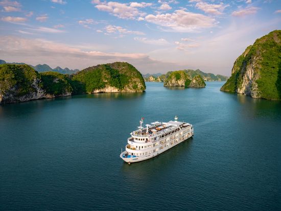 The Au Co cruise in Halong Bay(6)