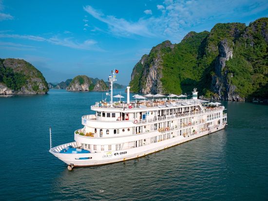 The Au Co cruise in Halong Bay(1)