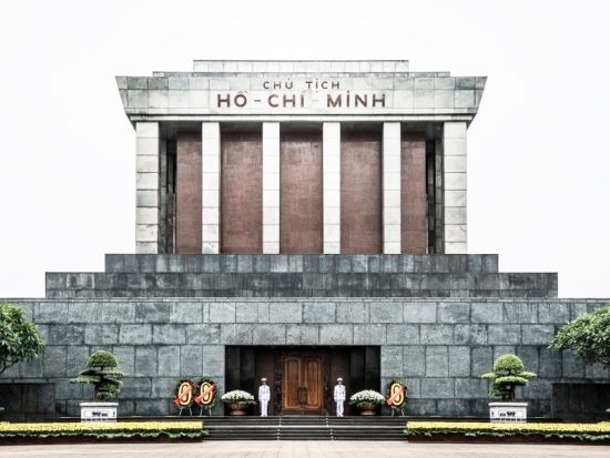 ハノイ満喫！市内観光ツアー　ホーチミン廟＋タンロン遺跡＋シクロ体験＋ベトナム名物のお食事＆おやつ＜混載／1日／日本語ガイド＞