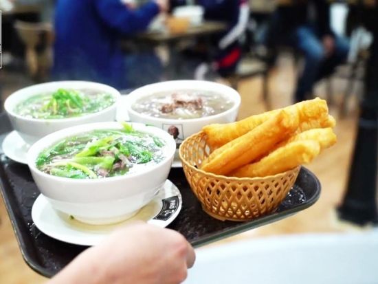 ハノイ満喫！市内観光ツアー　ホーチミン廟＋タンロン遺跡＋シクロ体験＋ベトナム名物のお食事＆おやつ＜混載／1日／日本語ガイド＞