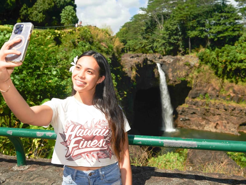 Big Island Akaka Falls Selfie