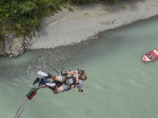 クライストチャーチ　バンジージャンプ　高さ35メートルからのスリル！