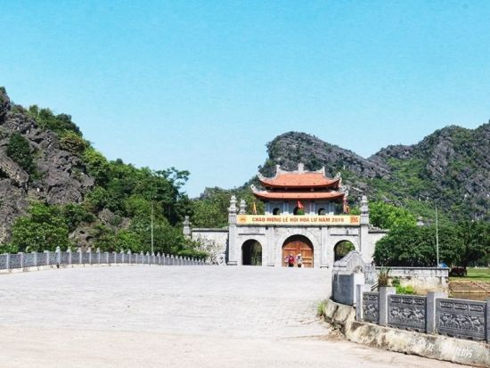 【貸切】世界遺産チャンアン＋古都ホアルー1日観光ツアー　小舟で絶景川下りも楽しめる＜1日／ニンビン名物昼食／日本語ガイド＞