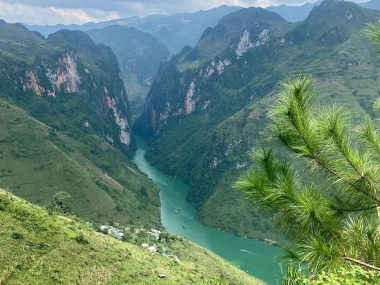 ベトナム最北端の秘境ハザン3泊4日ツアー　絶景と山岳民族に出会う旅＜ハノイ発／食事付き／日本語or英語ガイド＞ 