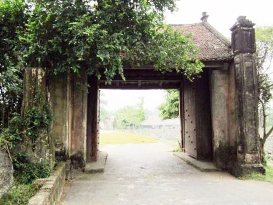 ベトナム文化遺産ドンラム村とタイ寺ツアー　モンフー地区散策＋古民家ランチ付き＜貸切／1日／昼食／日本語ガイド＞