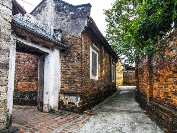 ベトナム文化遺産ドンラム村とタイ寺ツアー