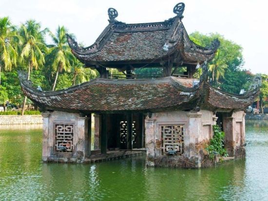 ベトナム文化遺産ドンラム村とタイ寺ツアー　モンフー地区散策＋古民家ランチ付き＜貸切／1日／昼食／日本語ガイド＞