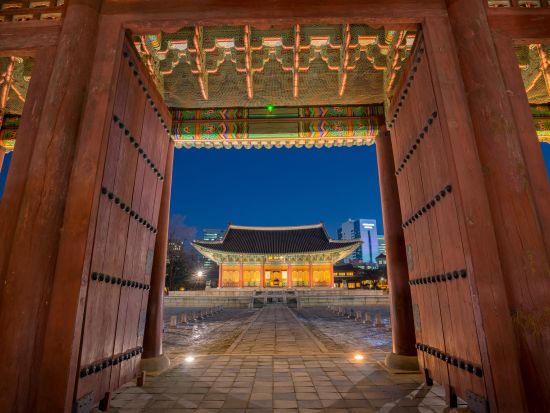 ソウル郊外観光ナイトツアー　世界遺産水原華城のライトアップ＋夜景鑑賞＋夏季限定！水原華城行宮見学ができる夜間入場プランあり＜日本語ガイド／明洞往復送迎＞