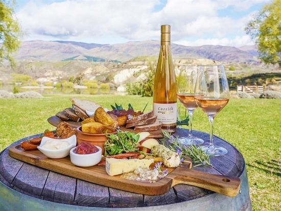 boutique-wine-tour-platter-with-appellation-wine-tours-queenstown-new-zealand (960 x 540)