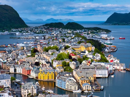 鉄道・バス・フェリーで巡る！「世界遺産ガイランゲルフィヨルド・ナットシェル」 周遊チケット＜6月～9月／ベルゲンまたはオスロ発＞by Fjord Tours