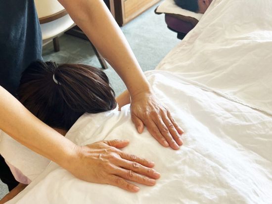 宿泊ホテル出張サービス by アカラスパ（旧キューブコスメティクス）　ロミロミマッサージ ＜ワイキキ地区＞