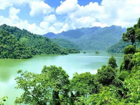 ハノイ発！ベトナム北部の絶景を巡る2泊3日ツアー　バンゾック滝＋バベ湖クルーズ+グオムガオ洞窟＜宿泊付／日本語ガイド＞