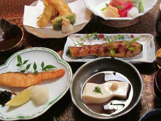 義経　食事券＆事前予約　和食の名店でお寿司やプライムビーフなどのコースディナーを堪能＜夕食／パーク・ショア・ワイキキ内＞