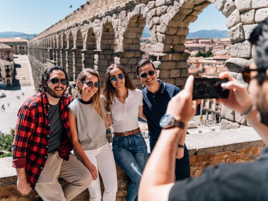 【貸切】リベラ・デル・ドゥエロのワイナリー訪問＆セゴビア観光1日プライベートツアー＜英語／マドリード発＞