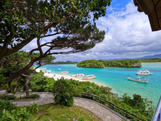 石垣島 島さんぽツアー　生まれも育ちも石垣の乱さんが島の観光名所をたっぷりとご案内！6歳～参加OK＜1枠最大4名／通年／石垣島＞by島じかん