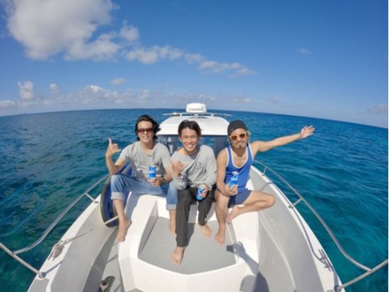 グループ貸切のプライベートツアー 慶良間or西海岸でトロピカルフィッシング&シュノーケリング！ 1グループ貸切でのご案内＜1～8名／無料撮影／北谷発＞