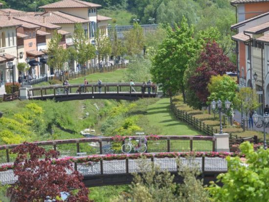 フィレンツェ発 デザイナーズアウトレット行き シャトルバス予約