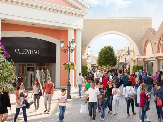 カステル・ロマーノデザイナーアウトレット 送迎シャトルバス予約