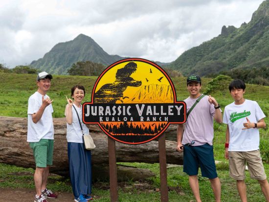 クアロア・ランチ　四輪バギー乗車（2時間または3時間）ガイドの運転で人気映画のロケ地にもなった絶景の中をドライブ！＜午前・午後／送迎付きプランあり＞