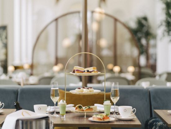 ロイヤル・アフタヌーンティーツアー ケンジントン・ガーデンズ散策＋オランジェリーでティータイム