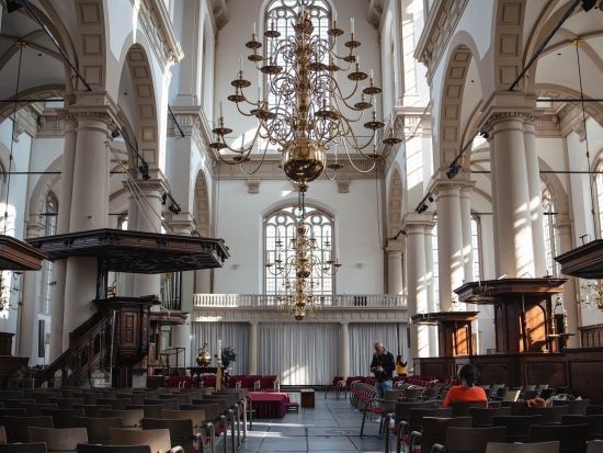 フォトグラファーと歩くアムステルダム鉄板スポットツアー　運河巡るヨルダーン地区へご案内　写真撮影サービス付き＜約2時間／午前or午後／日本語／アムステルダム発＞