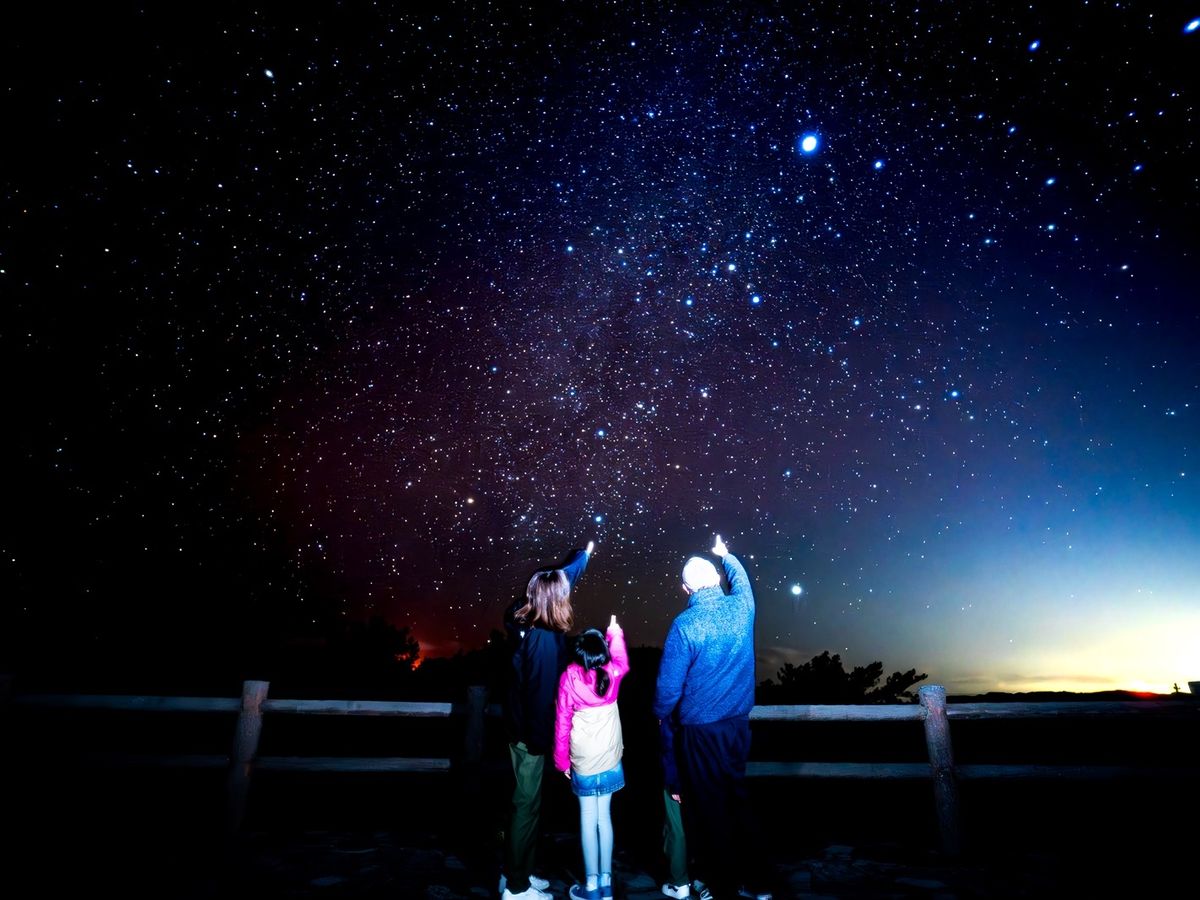 スターナイトフォト 6等星まで見える天然プラネタリウムの星空をバック