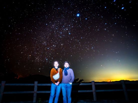 スターナイトフォト　6等星まで見える天然プラネタリウムの星空をバックに記念撮影＜国頭村森林公園＞