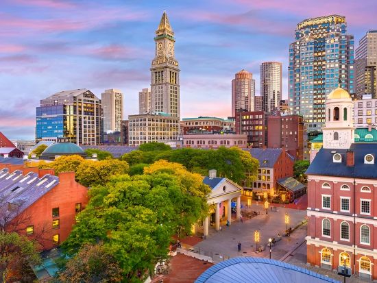 ボストン日帰り観光ツアー　ハーバード大学＆クインシーマーケット ＜1名から催行／日本語アシスタント／環境保全への寄付＞