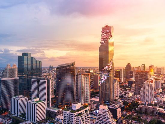 【空港送迎】スワンナプーム国際空港 ⇔ バンコク市内 ＜貸切／最大9名／現地語ドライバー＞