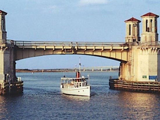 オーランド発セントオーガスティン日帰りツアー by Tiqets