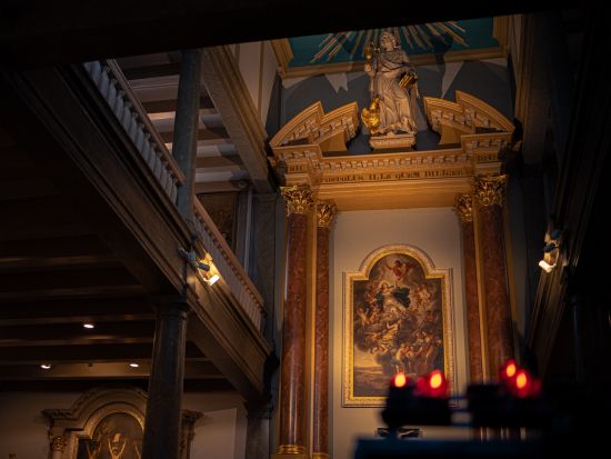 フォトグラファーと歩くアムステルダム半日ツアー　オランダ黄金時代とユダヤ人の歴史を紐解く　写真撮影サービス付き＜約4時間／午後／日本語／アムステルダム発＞