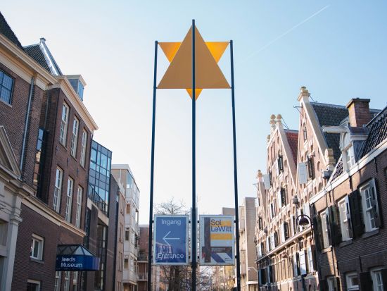 フォトグラファーと歩くアムステルダム半日ツアー　オランダ黄金時代とユダヤ人の歴史を紐解く　写真撮影サービス付き＜約4時間／午後／日本語／アムステルダム発＞