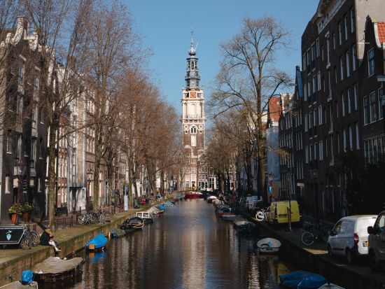 フォトグラファーと歩くアムステルダム半日ツアー　オランダ黄金時代とユダヤ人の歴史を紐解く　写真撮影サービス付き＜約4時間／午後／日本語／アムステルダム発＞