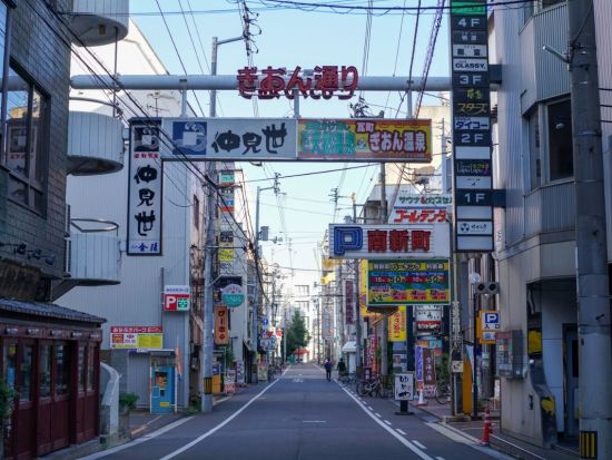 ガイドと巡る高松の街歩き 地元のお店や路地裏にご案内＜前日17時まで予約OK／約3時間＞