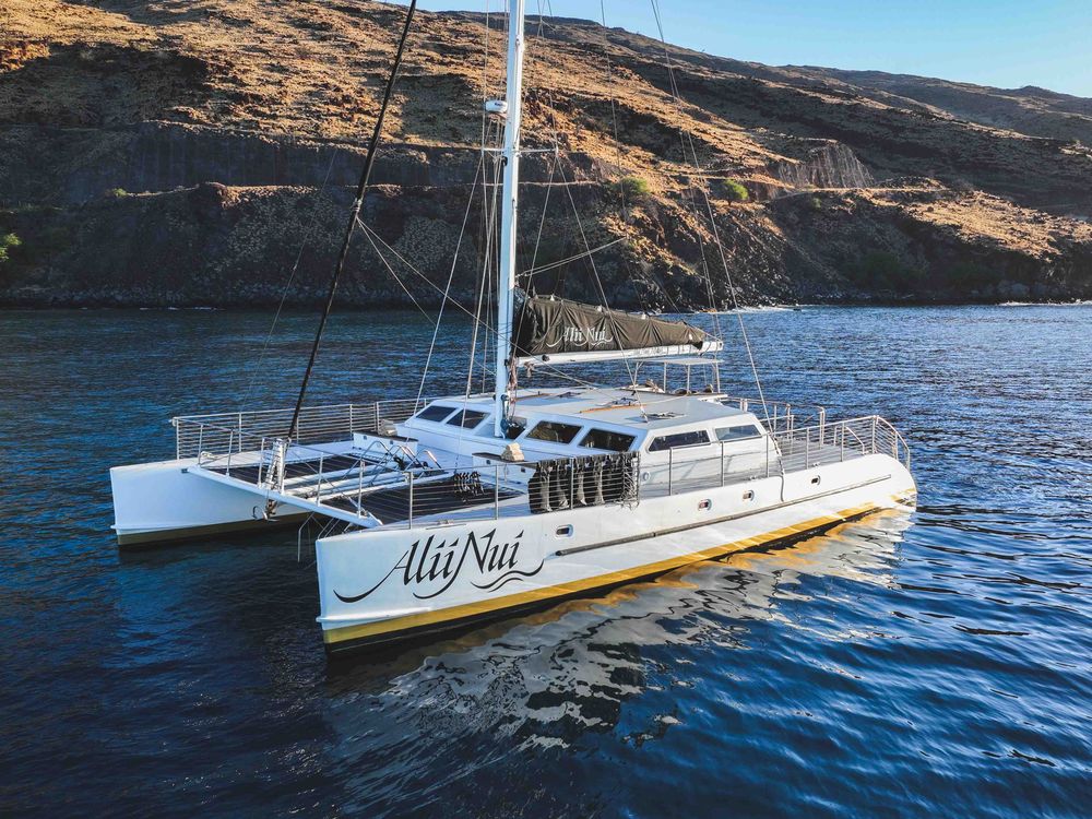 Luxury Molokini Snorkel Cruise with Breakfast, Lunch & Open Bar Alii