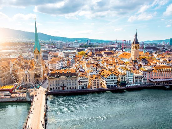 Zurich_shutterstock_500504782
