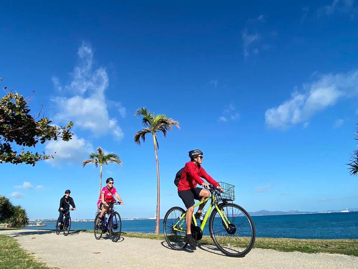 沖縄離島サイクリング！1日1組限定！e-bikeでサクッと沖縄の島々を観光