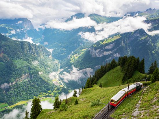 Schynige Platte Train_AdobeStock_594068886