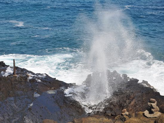 Hawaii_Oahu_HalonaBlowhole_shutterstock_151068428