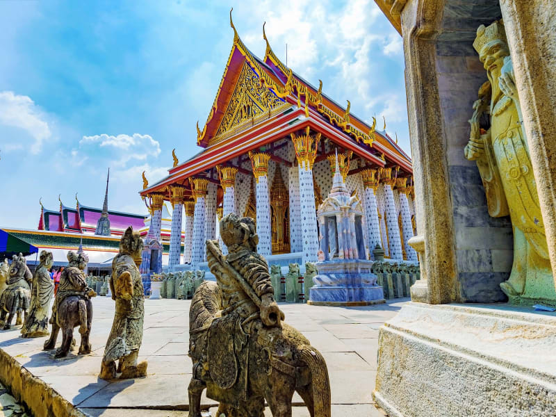 Thailand_Bangkok_Wat Arun_shutterstock_585630278