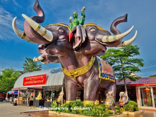 朝ゆったり出発！バンコクフォトジェニック寺院巡りツアー　ピンクのガネーシャ＋ワット・パクナム＜日本語ガイド＞