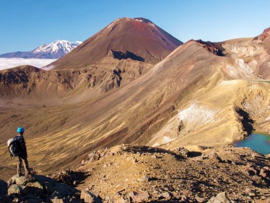 世界遺産トンガリロ国立公園トレッキング宿泊ツアー　トレッキングは半日か1日から選択可能！＜1泊2日or2泊3日／10～3月／オークランド発＞