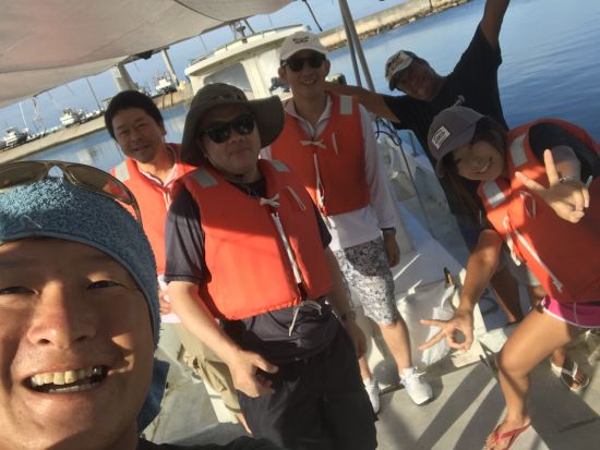 のんびり泳がせ釣り1日コース 確実に大物を釣りたい方にオススメ◎釣った魚は居酒屋で食べて乾杯しよう！＜送迎あり／約7時間／石垣島＞