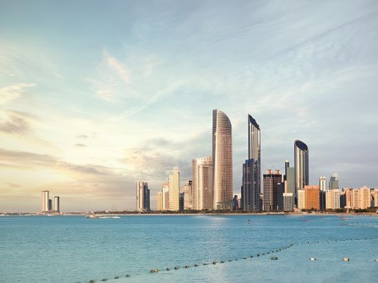 【貸切】選べるドバイ発アブダビ観光ツアー！グランド・モスク入場＋カスル・アル・ワタン＋ルーヴルorチームラボ＜貸切／ホテルランチ付／英語／終日／ドバイ発＞