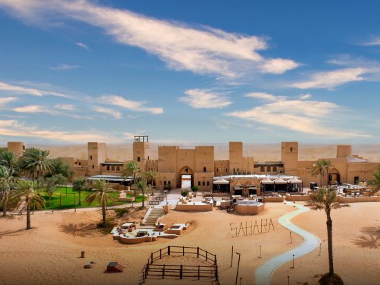 憧れのサハラ・デザート・フォートレスでディナー！砂丘ドライブ＋ラクダ乗り＋ディナー＋ショー＜混載／午後発／日本語オプションあり／往復送迎／ディナー付／ドバイ発＞