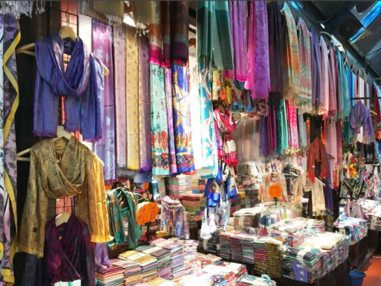 チャトゥチャック・ウィークエンド・マーケット半日ツアー　バンコク最大の公設市場でショッピング＜午後／混載or貸切／日本語or英語ガイド＞