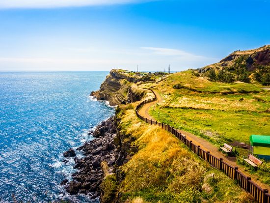 korea_Jeju Island_Songaksan_松岳山_shutterstock_623841068