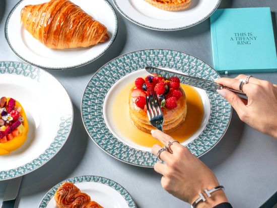 TIFFANY ＆ CO ブルーボックスカフェ（Blue Box Café）☆夢のティファニーで朝食！食事券＆事前予約サービス＜朝食／ティー＞*ドバイ・モール内