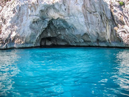 shutterstock_630401150 Grotta Blu Capri