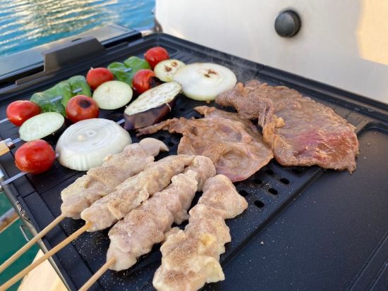 乗り合いorチャーター大物釣り 沖縄でエキサイティングな海釣りを体験しよう！GoPro&ドローン撮影&ホテルまでの送迎可プランあり＜約3~5時間／宜野湾市＞